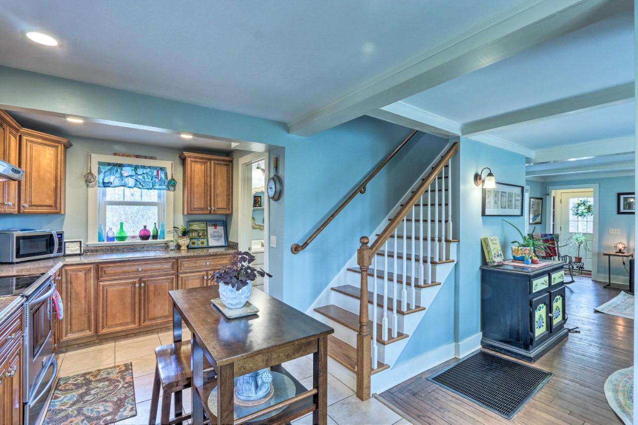 Remodeled Farmhouse In Waterford Near 2 Beaches! Exterior photo